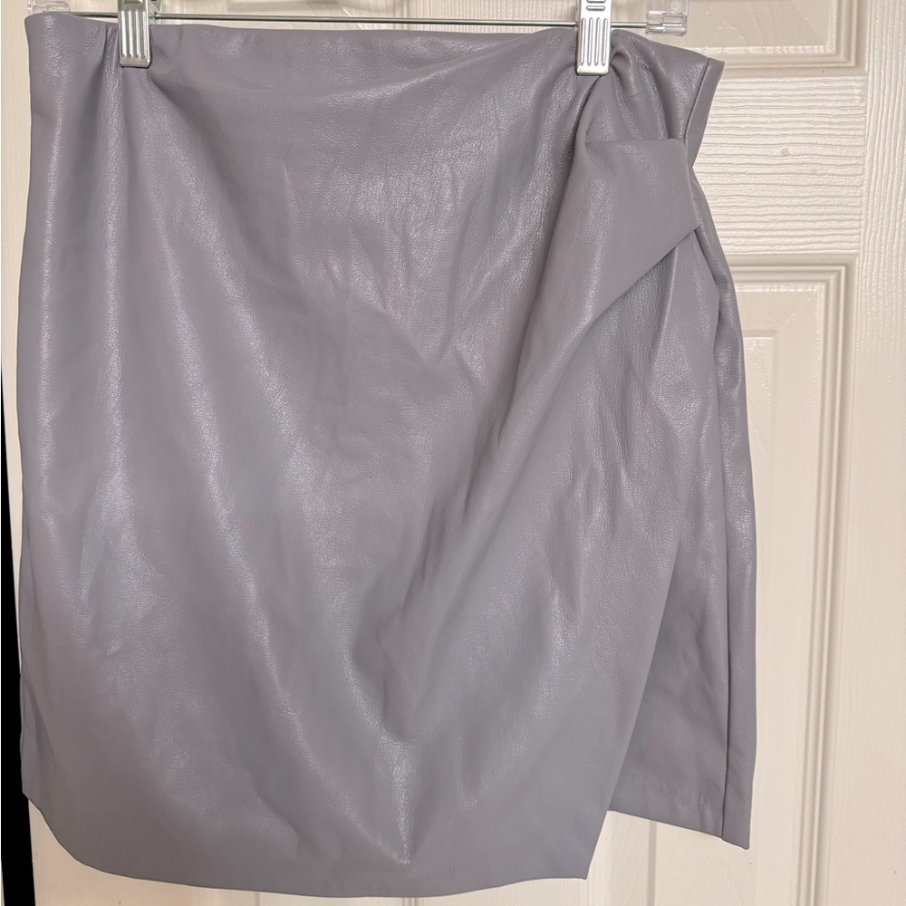 Gray leather mini, size 8, Aritzia